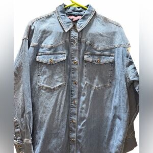 Women’s denim shirt.